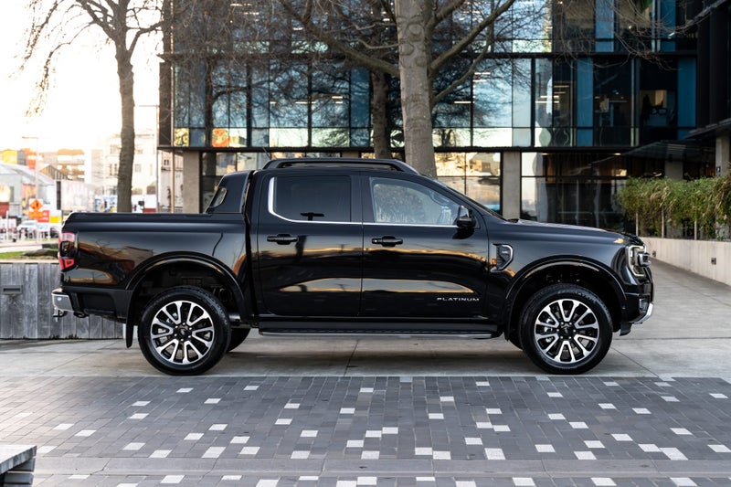 2025 Ford Ranger Platinum 3.0D 4WD image 3
