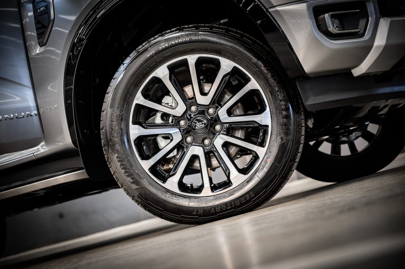 2025 Ford Ranger Platinum 3.0L V6 4WD image 2