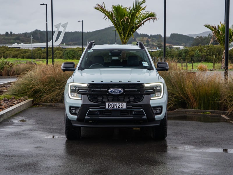 2025 Ford Ranger Stormtrak HYBRID image 4