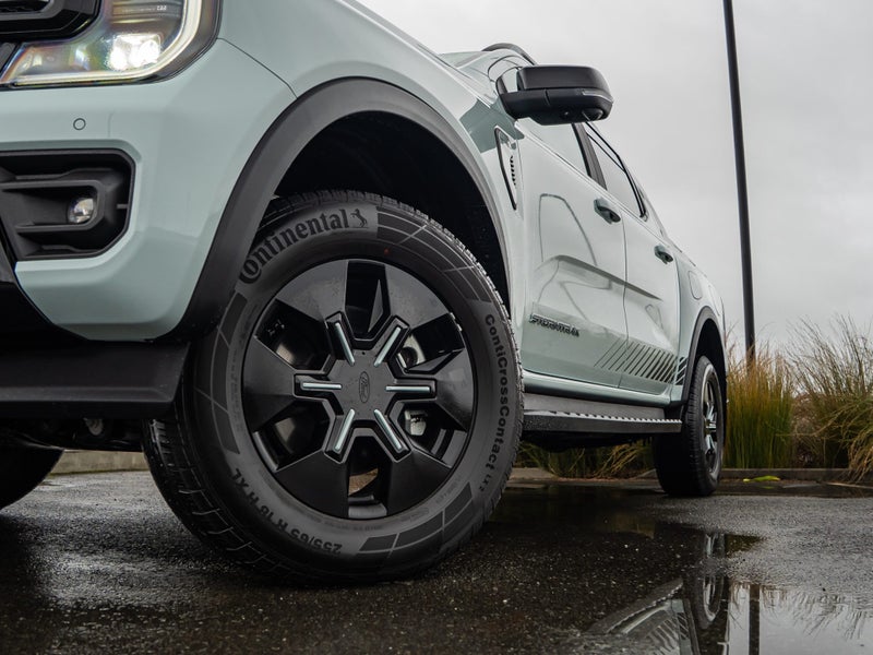 2025 Ford Ranger Stormtrak HYBRID image 5