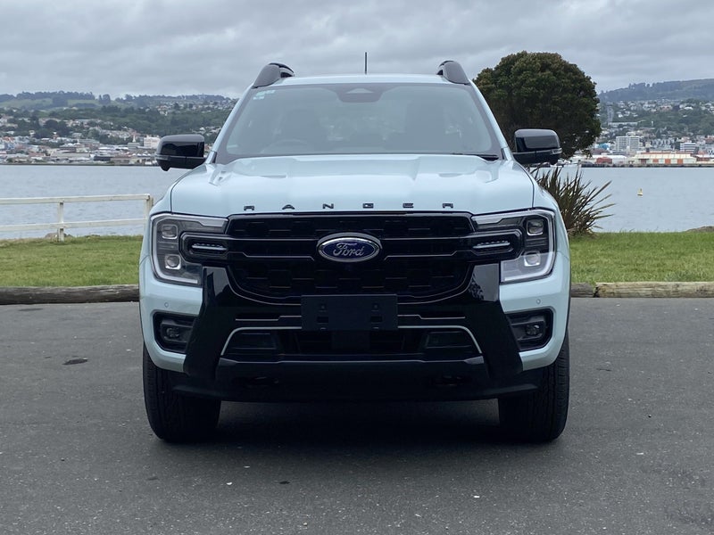 2025 Ford Ranger Stormtrak - Hybrid image 3