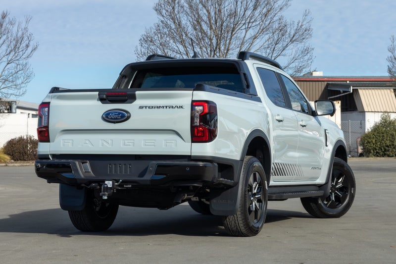 2025 Ford Ranger Stormtrak Hybrid image 3