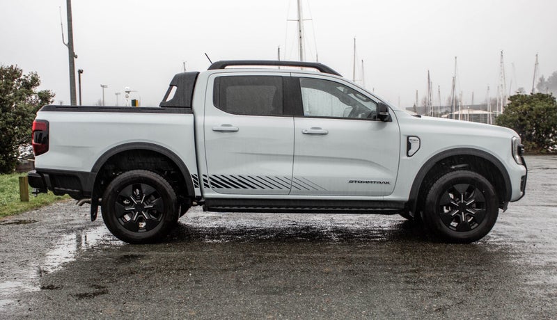 2025 Ford Ranger STORMTRAK HYBRID 4WD image 2