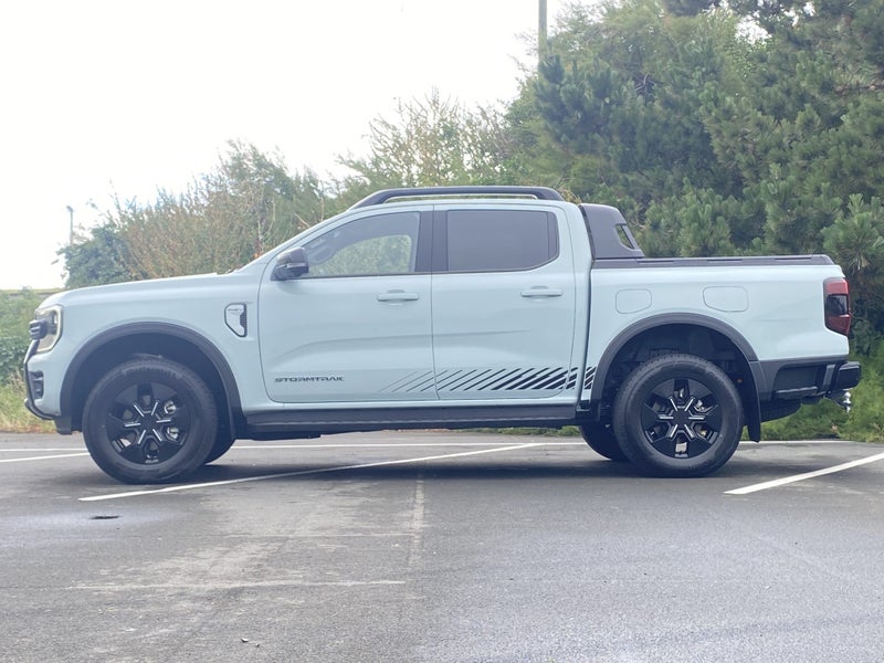 2025 Ford Ranger Stormtrak - Hybrid image 4