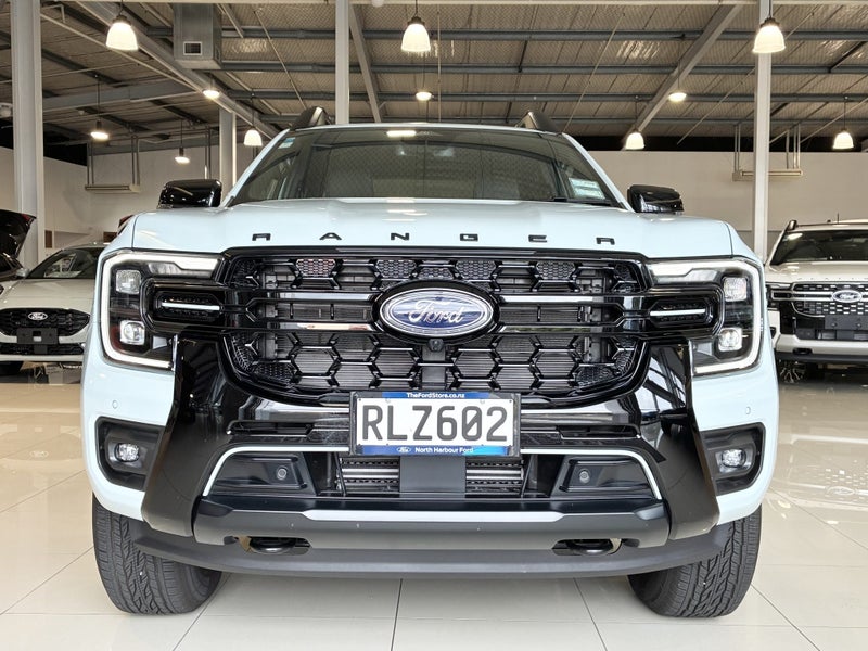2025 Ford Ranger Stormtrak PHEV 2.3 image 3