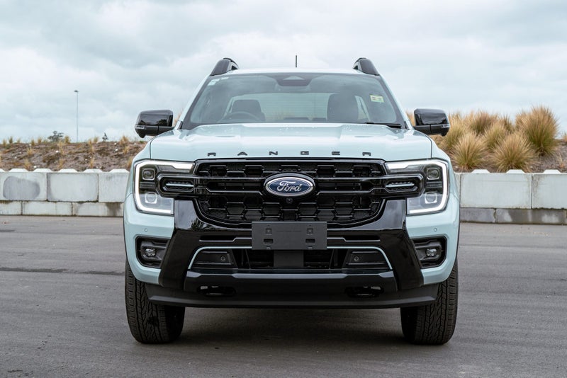 2025 Ford Ranger Stormtrak PHEV/4WD image 3