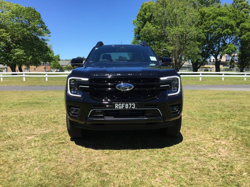 2025 Ford Ranger STORMTRAK PHEV 4WD image 2