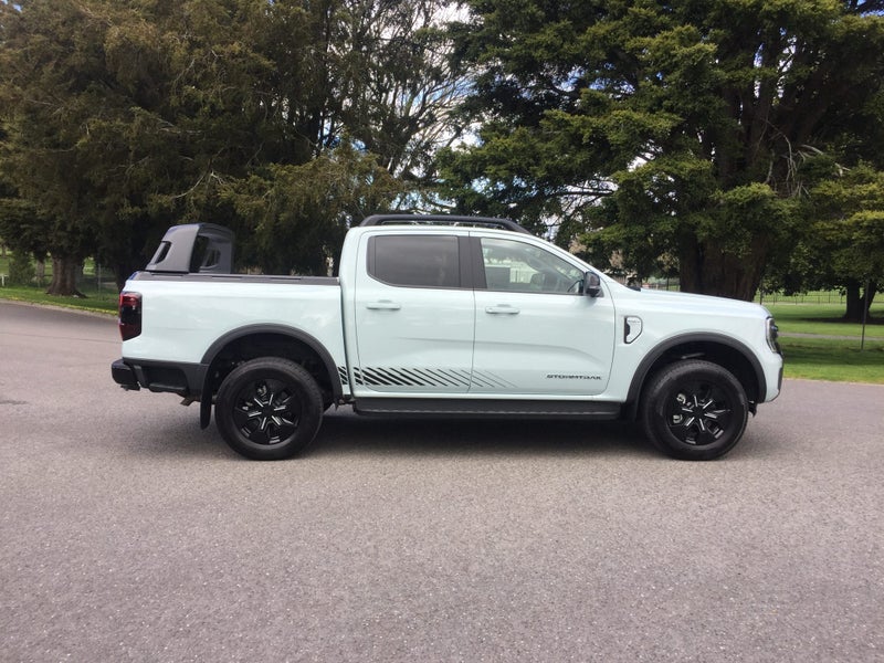 2025 Ford Ranger STORMTRAK PHEV 4WD image 2