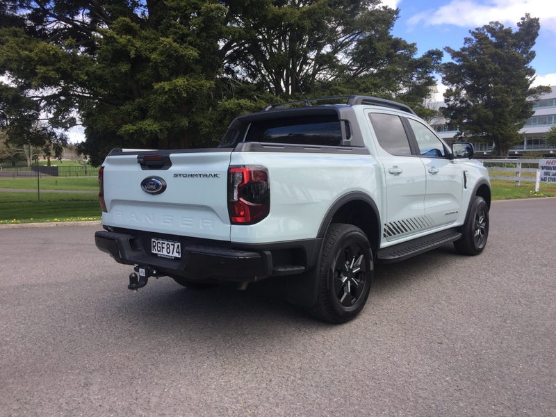 2025 Ford Ranger STORMTRAK PHEV 4WD image 3