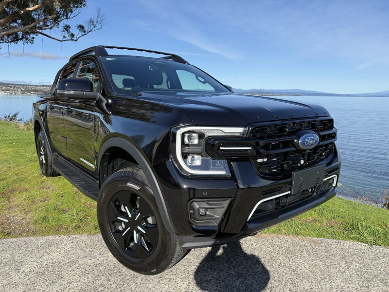 2025 Ford Ranger Stormtrak PHEV image 2