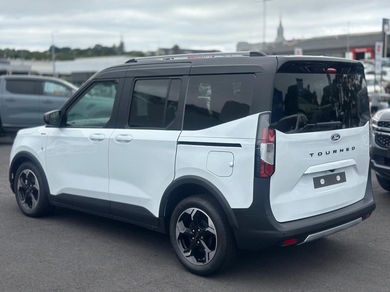 2025 Ford Tourneo Transit Courier1.0P/7At image 4