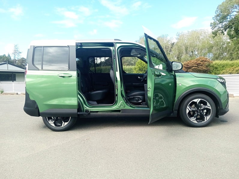 2025 Ford Tourneo Transit Courier1.0P/7At image 4