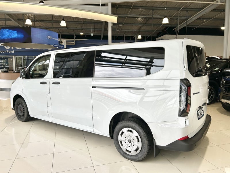 2025 Ford Transit 320L Bus 2.0D/8At image 5