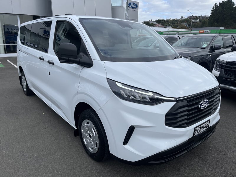 2025 Ford Transit 320L Bus 2.0D/8At image 3