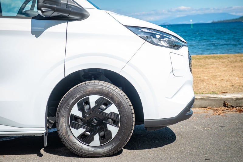 2025 Ford Transit 340L Bus 80KWH/EV image 4