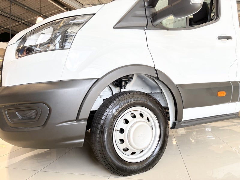 2025 Ford Transit 430EL Cab Chassis image 5