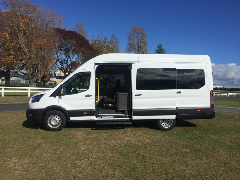 2025 Ford Transit 460E LWB 17 SEATER image 4