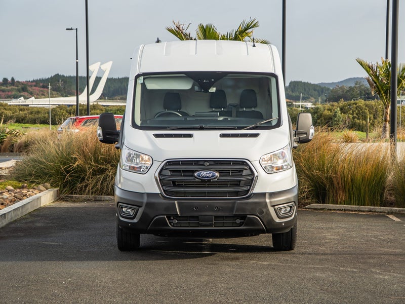 2025 Ford Transit Cargo 350 LWB Van Med Roof RWD image 4