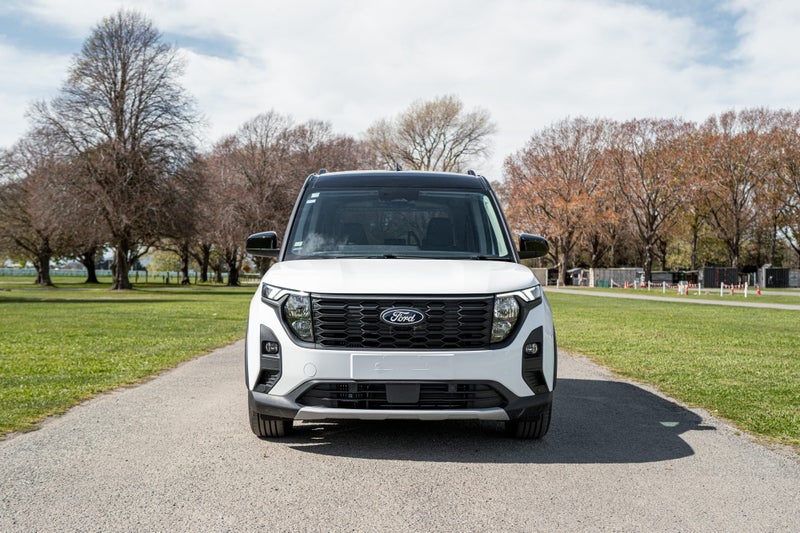 2025 Ford Transit Courier Tourneo Active image 3