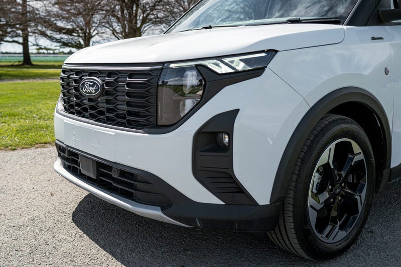 2025 Ford Transit Courier Tourneo Active image 5