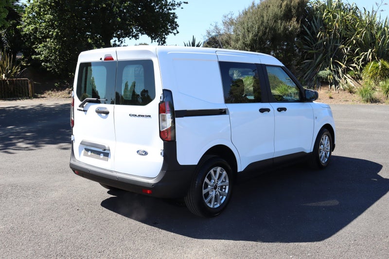 2025 Ford Transit Courier Trend 1.0P/7At image 4