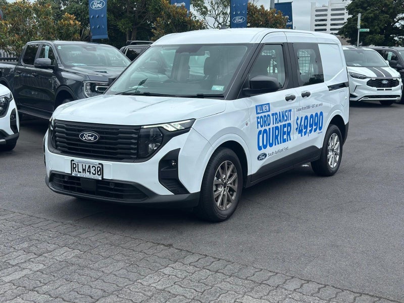 2025 Ford Transit Courier Trend 1.0P/7At image 3