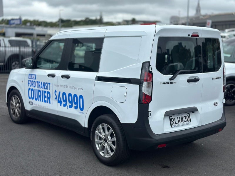 2025 Ford Transit Courier Trend 1.0P/7At image 4