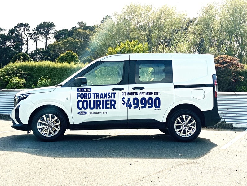 2025 Ford Transit Courier1.0P/7At image 3