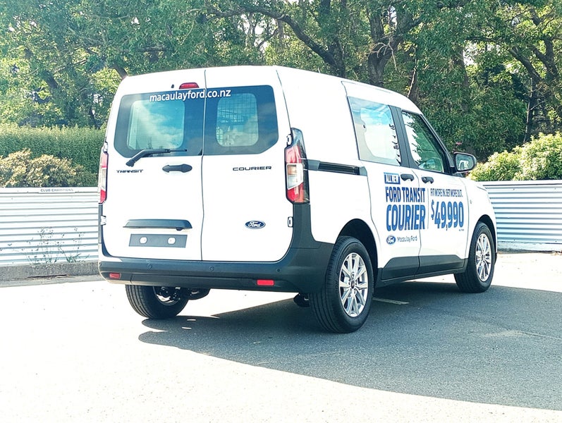 2025 Ford Transit Courier1.0P/7At image 5