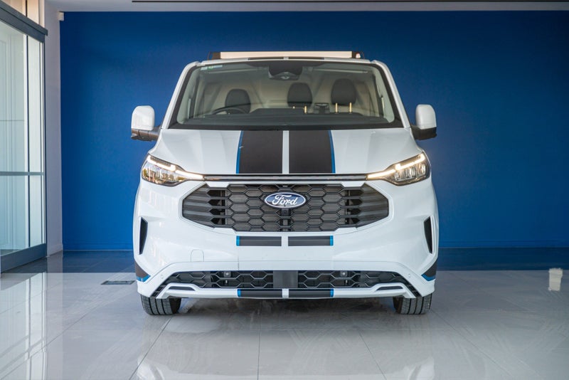 2025 Ford Transit CUSTOM 320 SPORT AWD image 3