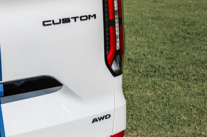 2025 Ford Transit CUSTOM 320 SPORT AWD image 5