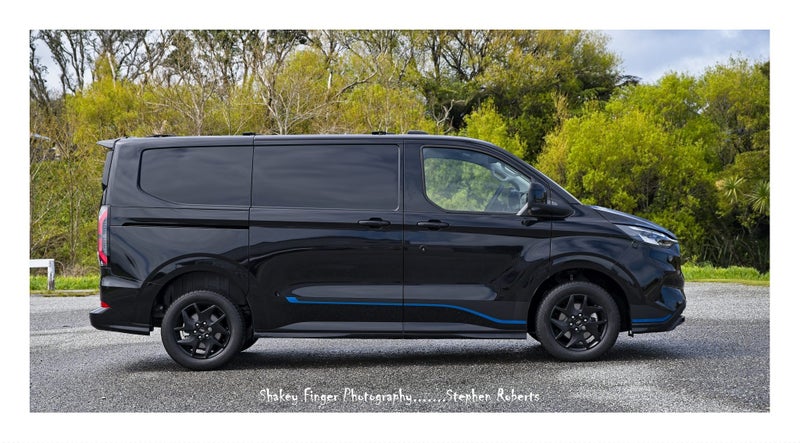 2025 Ford Transit Custom 320 Sport AWD image 3