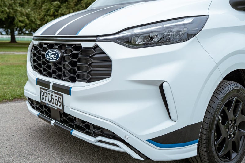 2025 Ford Transit Custom 320 Sport AWD image 5