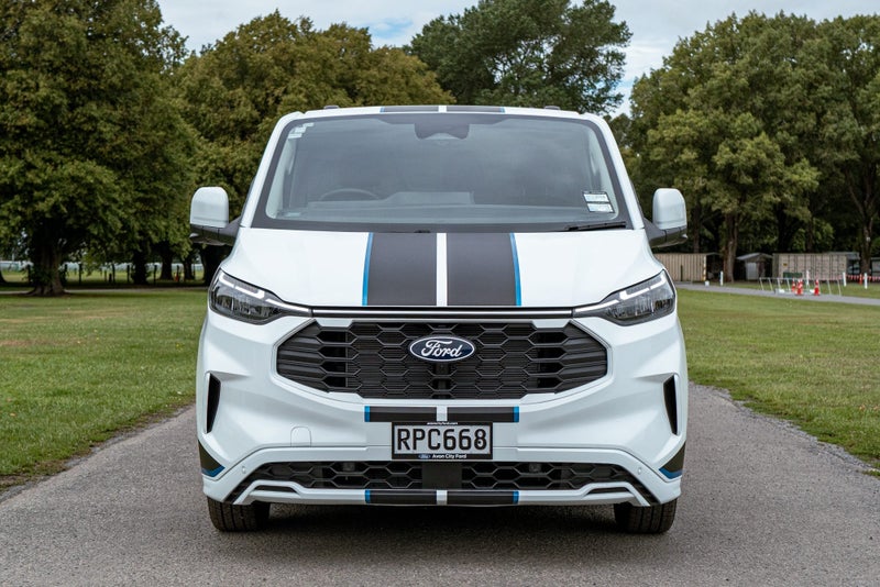 2025 Ford Transit Custom 320 Sport AWD image 3