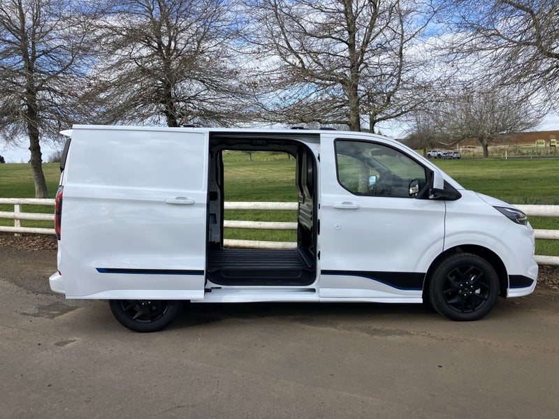 2025 Ford Transit Custom 320 Sport AWD image 4