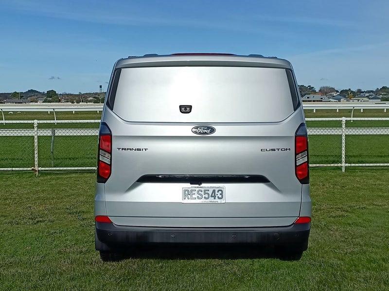 2025 Ford Transit Custom 320 SWB 2.0D image 5