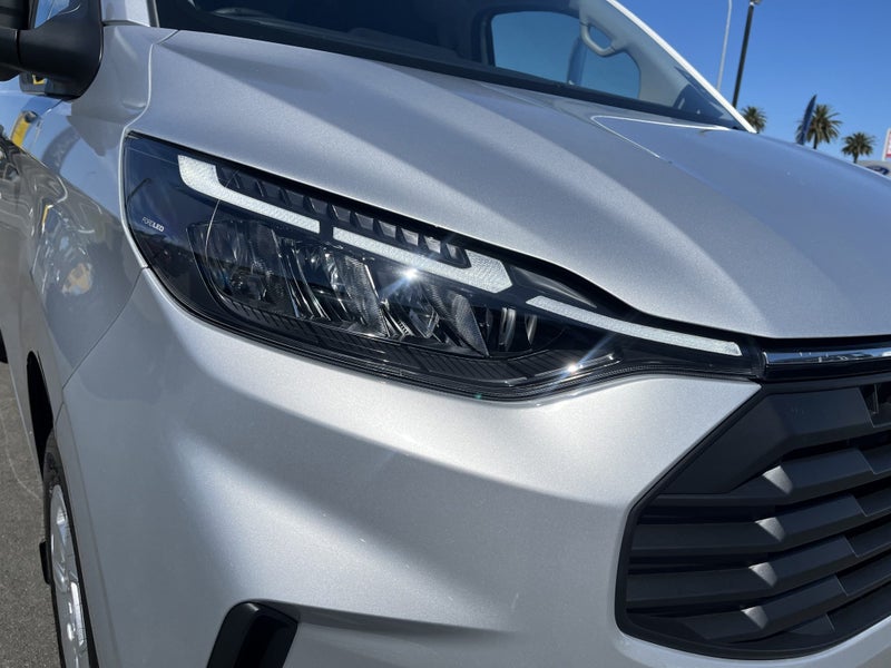 2025 Ford Transit Custom 320 SWB 2.0D image 4