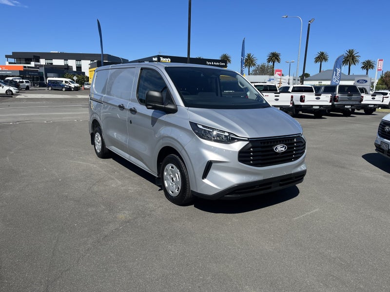 2025 Ford Transit Custom 320 SWB 2.0D image 5