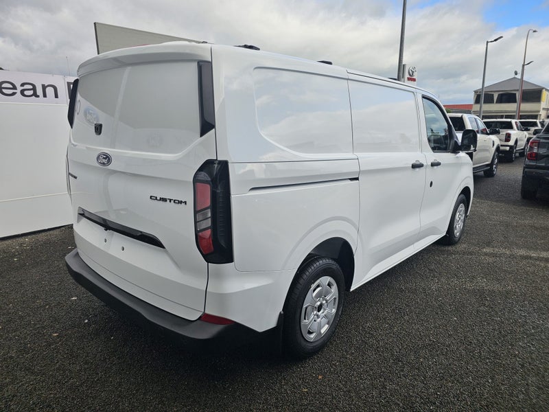2025 Ford Transit Custom 320 SWB 2.0D image 3