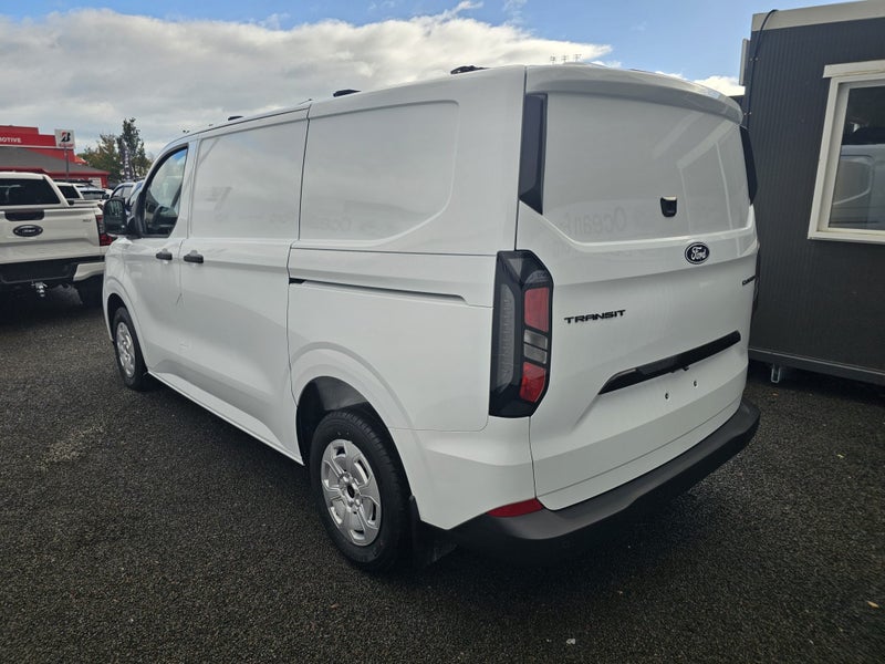 2025 Ford Transit Custom 320 SWB 2.0D image 5