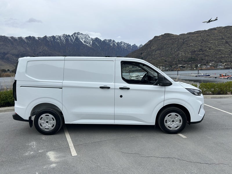 2025 Ford Transit Custom 320 SWB 2.0L Diesel image 3