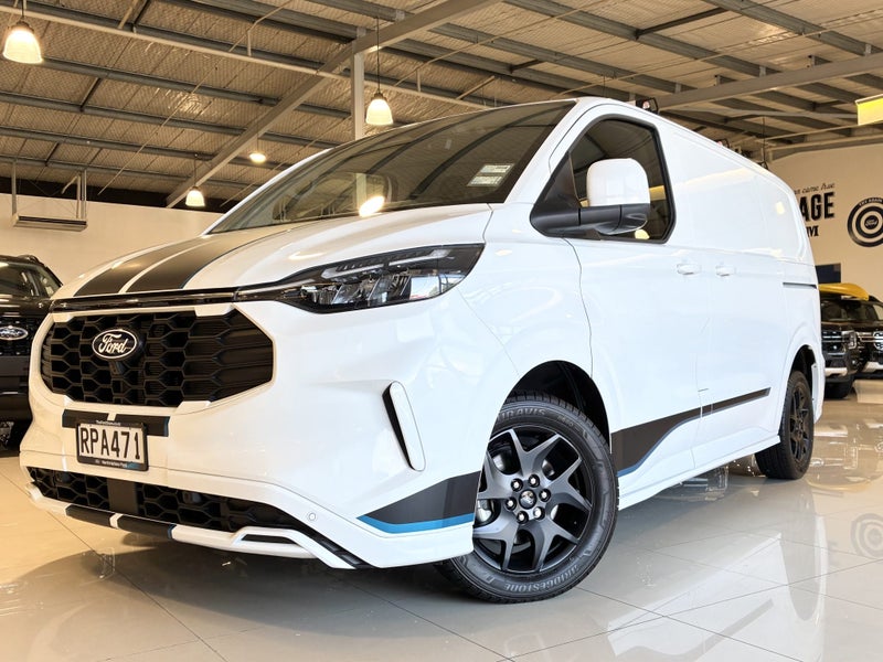 2025 Ford Transit Custom 320 SWB Sport AWD image 2