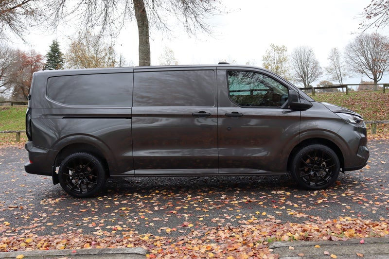2025 Ford Transit Custom 320L 2.0D image 3