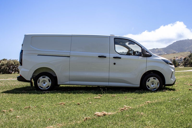2025 Ford Transit CUSTOM 320L 2.0D image 2