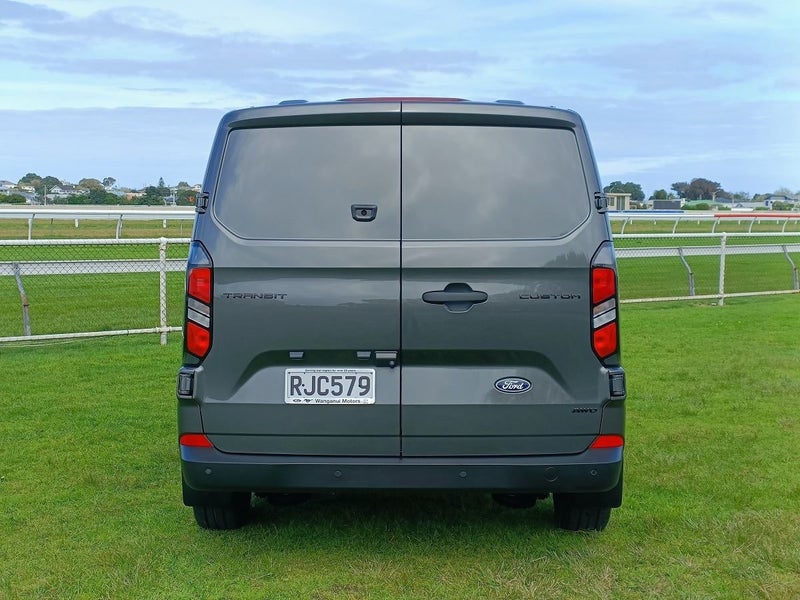 2025 Ford Transit Custom 320L 2.0D/AWD image 5