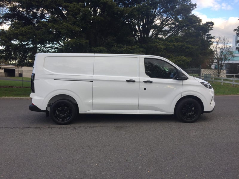 2025 Ford Transit CUSTOM 320L 2.0L image 2