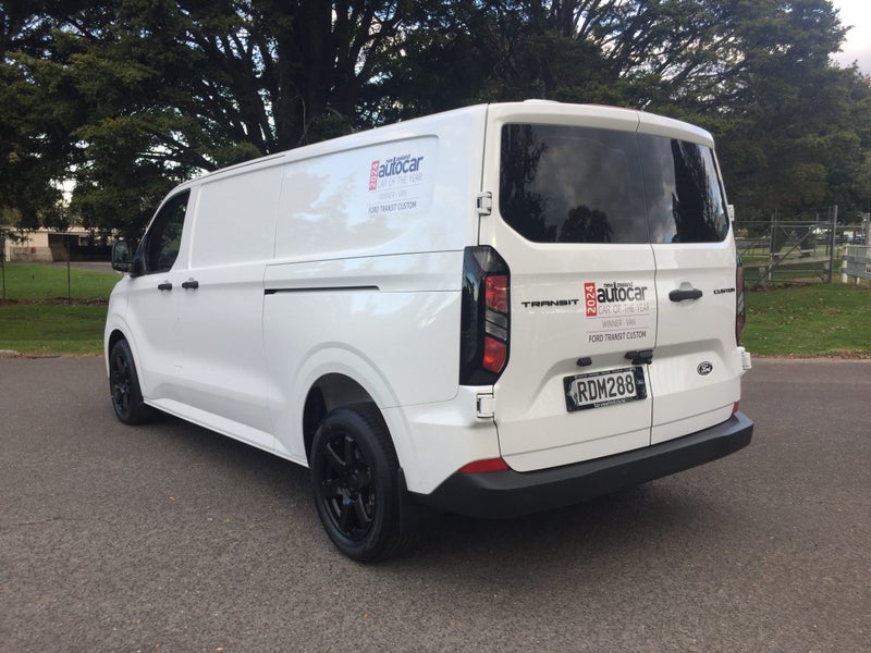 2025 Ford Transit CUSTOM 320L 2.0L image 5