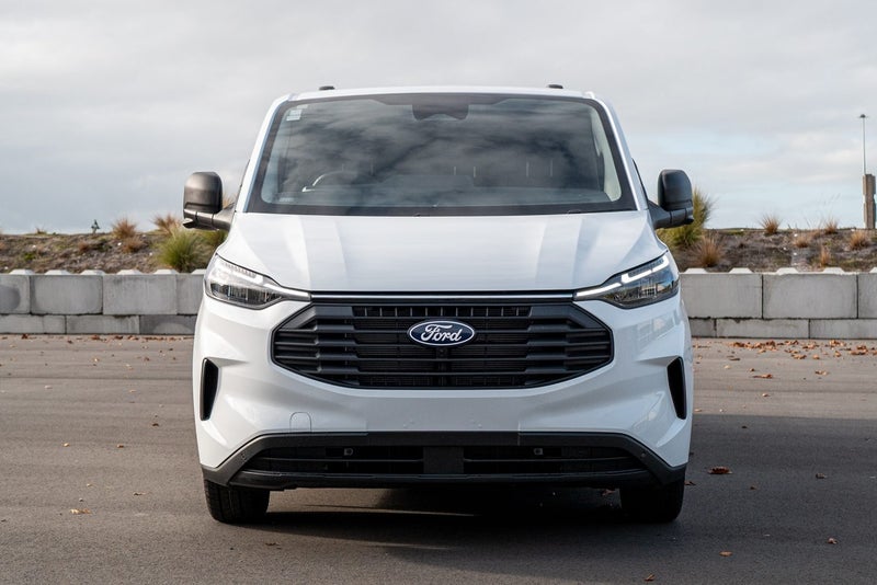 2025 Ford Transit Custom 320L 2.0L Diesel/AWD image 3