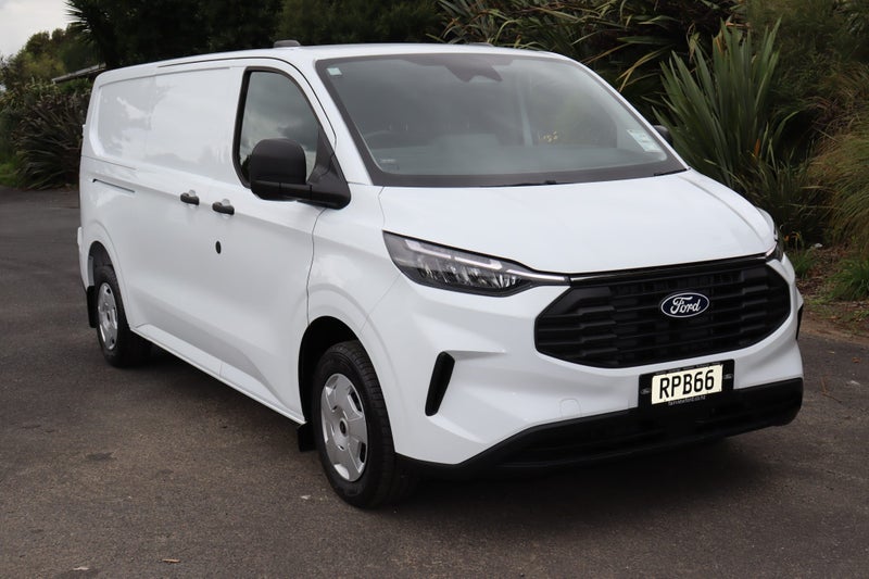 2025 Ford Transit CUSTOM 320L image 2