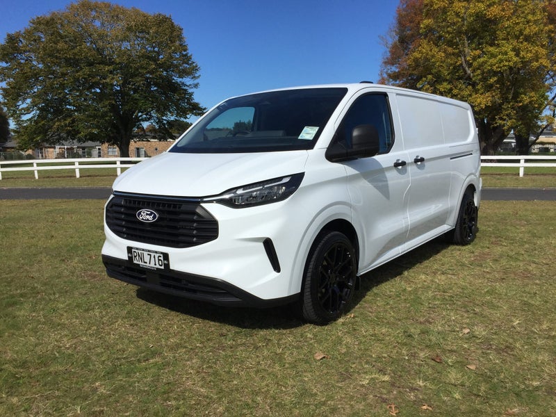 2025 Ford Transit CUSTOM 320L image 3
